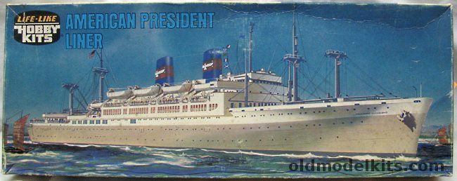 Life-Like 1/547 American President Wilson or Cleveland Ocean Liner - (ex-Pyro), 09279 plastic model kit